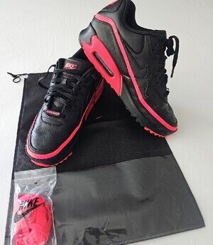 Nike Air Max 90 - Undefeated Black/Solar Red
